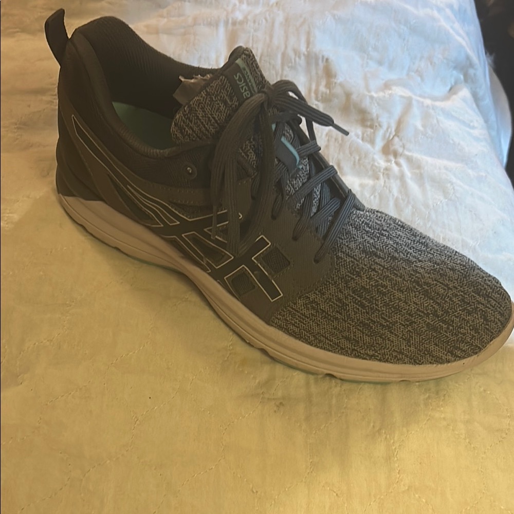 Asics Gel Torrance women’s Gray Athletic Shoes Modern Knit Design - Picture 4 of 9